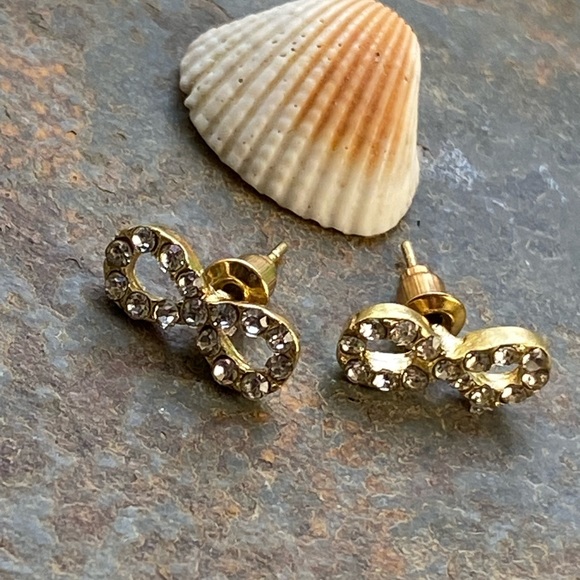 🎈Sale 🎈2 for $10 NWOT Rhinestone infinity sign gold post earrings - Picture 1 of 5